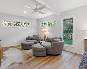 Day Dreaming - Point Lookout - Living room