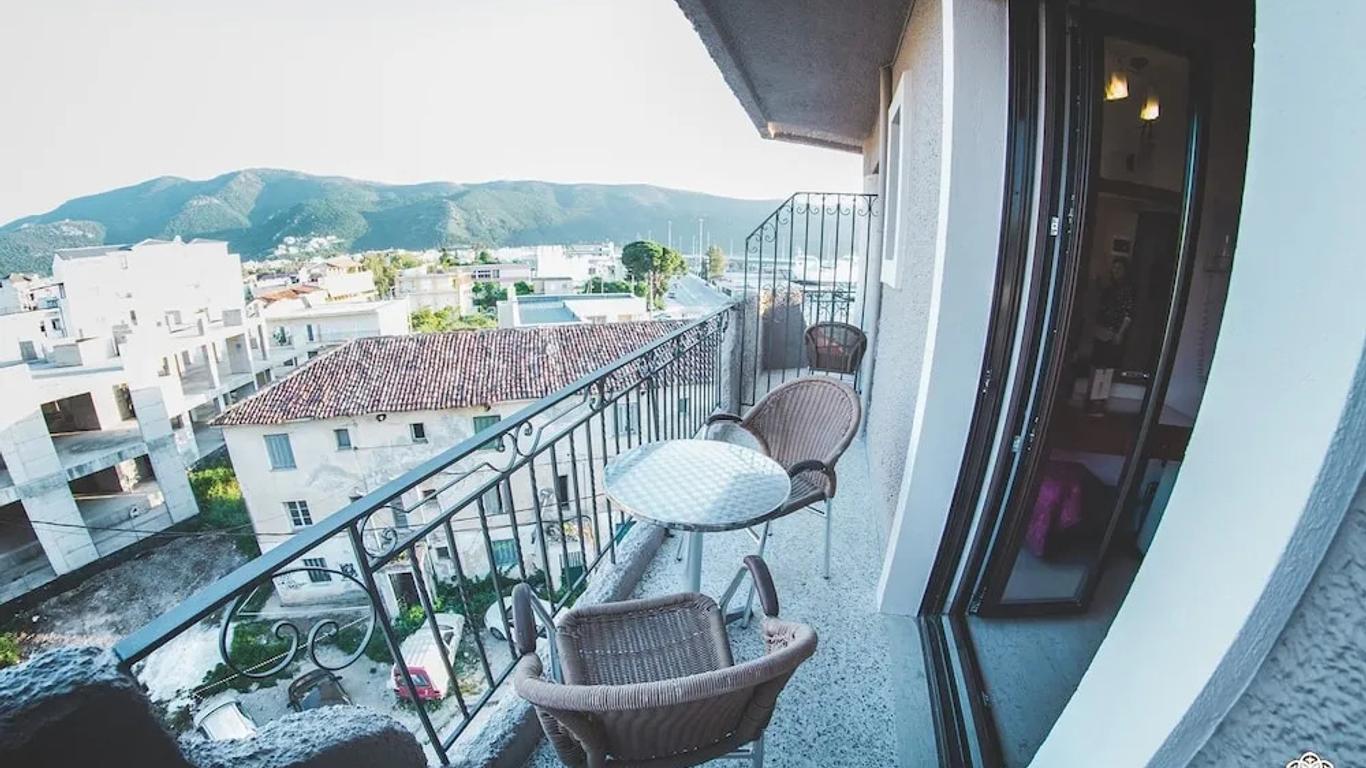 Aktaion Hotel