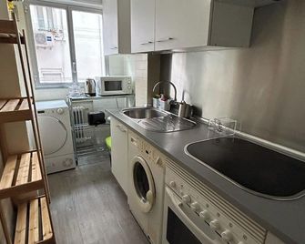 Habitaciones en Ferrocarril - Madrid - Cocina