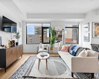 Luxury 2BR Apt in Boston Pool Gym - Boston - Living room