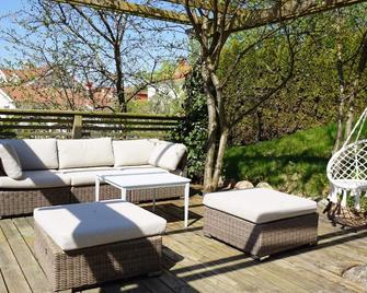 8 Person Holiday Home in Bovallstrand - Bovallstrand - Patio