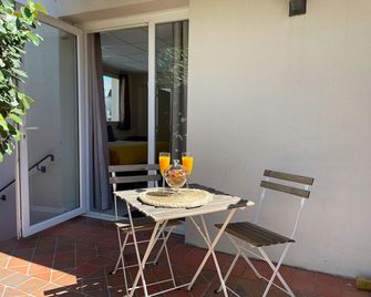 Hotel Des Quatre Saisons - Геранд - Патіо