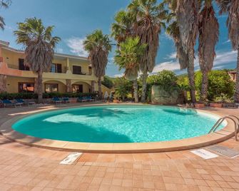 Tranquile Palau Green Village Studio Prem 2 person plus possible extra Child-Bed - Palau - Piscine