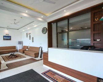 OYO 3603 White Pearl Hotel - Jabalpur - Recepción