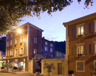 Logis Hôtel Restaurant Azalées - Tournon-sur-Rhône - Bygning