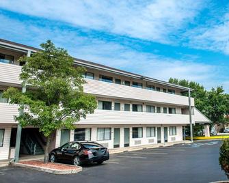 Quality Inn & Suites North - Gibsonia - Edificio