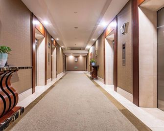 River House Near The Peoples Square And The Bund - Shanghai - Hallway