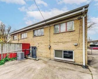 His Grace Garden Apartment - Villa Park - Budynek