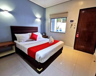 Charms Hotel - Coron - Schlafzimmer