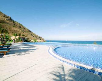 Kyco Peninsula Quy Nhon Resort - Qui Nhon - Piscina