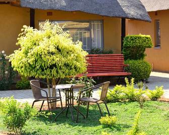 Thulamela Guest House Mahalapye - Mahalapye - Patio