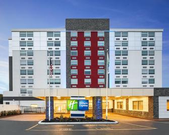Holiday Inn Express Richmond - Midtown - Richmond - Building