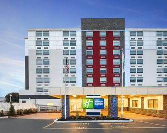 Holiday Inn Express Richmond - Midtown By IHG - Richmond - Building