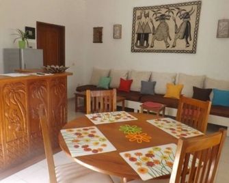 75 m2 villa LEO apartment in San Pedro, a seaside town in Ivory Coast - San-Pédro - Dining room
