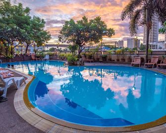 New Siam Riverside - Băng Cốc - Bể bơi