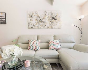 D39 - Beautiful 2 bedroom in Shannon Mews - Vancouver - Sala de estar