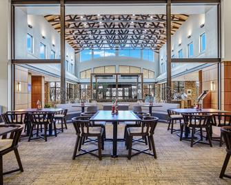 Embassy Suites by Hilton Detroit Metro Airport - Romulus - Lobby