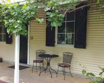 One bedroom cottage in the beautiful Clare Valley - Auburn - Patio