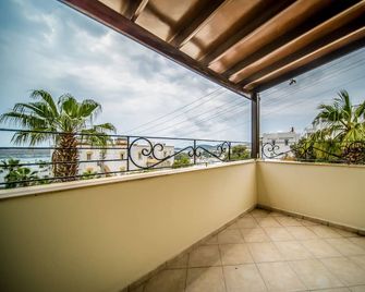 Zera Bodrum By Oezuekara - Bodrum - Balkon