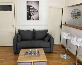 Montpellier F3 Immeuble au Charme Haussmanien - Montpellier