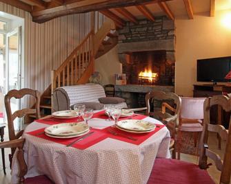 Gite Cerisy-Belle-Étoile, 1 bedroom, 4 persons - Montsecret-Clairefougère - Comedor