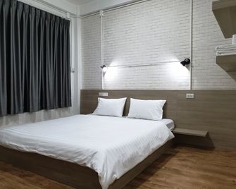 Ze Residence Bang Aor Station - Bangkok