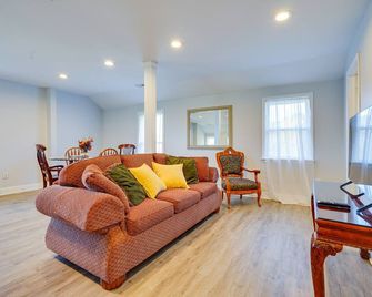 Spacious & Inviting Jackson Getaway w/ Fireplace! - Jackson - Living room