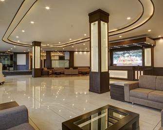 Hotel The Royal Krishna - Katra - Lobby