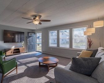 University Limestone - Marion - Sala de estar