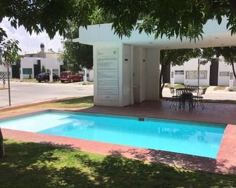 Hermosa casa completa en coto privado - Aguascalientes - Alberca