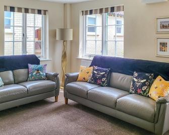 3 bedroom accommodation in Wareham - Wareham - Living room