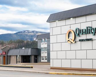 Quality Inn & Suites - Whitehorse - Gebäude