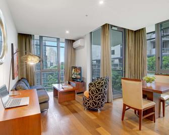 The Sebel Residences - Melbourne Docklands - Melbourne - Living room
