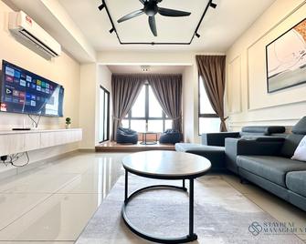 Bali Residences Sea View Suites Melaka - Malacca - Living room