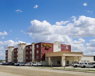 Nova Inn Peace River - Peace River - Building