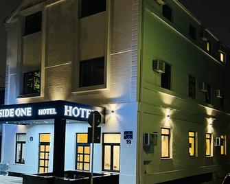 Side One Design Hotel - Belgrade - Building