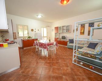 Rentopolis - Villa Torre Roccella - Campofelice di Roccella - Comedor