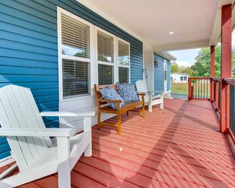 Hillsboro Hideaway w/ Private Hot Tub & Bunkhouse! - Hillsboro - Balcón