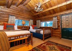 Beautiful River Side Ranch Cabin. Sauna, Bar, Lodge, And Game Room. Cabin 2 - Hoback - Habitación