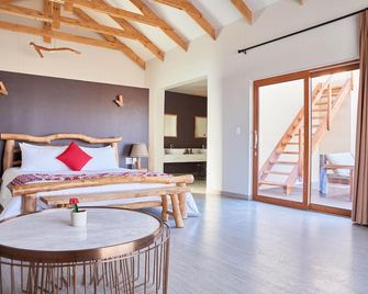 Agama Lodge - Solitaire - Bedroom