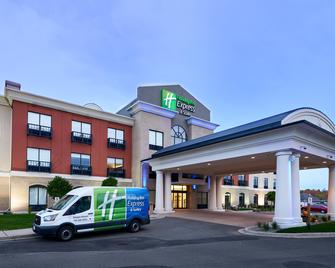Holiday Inn Express & Suites Dieppe Airport - Dieppe - Building