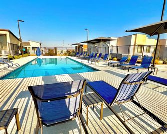 2-bedroom condo in NW Las Vegas with great views. Near great shopping & Red Rock - Las Vegas - Pool