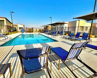 2-bedroom condo in NW Las Vegas with great views. Near great shopping & Red Rock - Λας Βέγκας - Πισίνα
