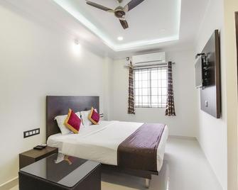 OYO 14973 The Grand Kubera - Chikamagalur - Bedroom