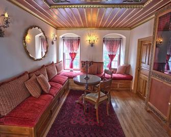 Papigo Towers - Papingo - Living room