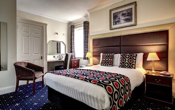 إمبريال هوتل - فورت ويليام - غرفة نوم