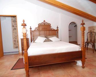 \'Es Clot\' Charming Stone Cottage In Olive Grove, Bbq Cleanliness And Privacy - Fornalutx - Schlafzimmer