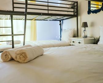 Help Yourself Hostels - Restelo - ליסבון - חדר שינה