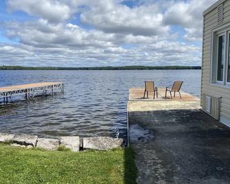 Waterfront Paradise on the lake!! - Bobcaygeon