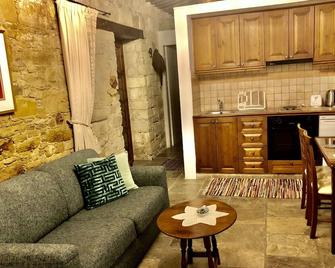 Niki's House - Limassol - Living room